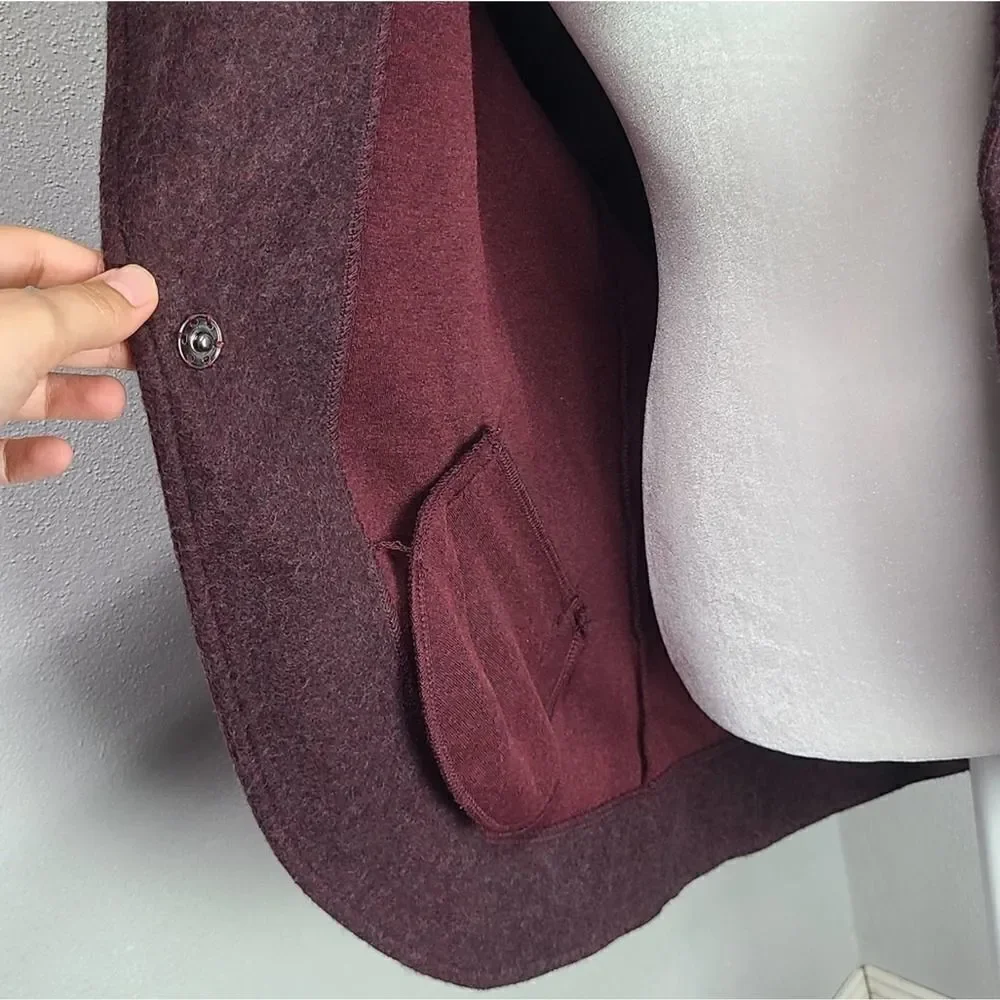 Lilka Women's Burgundy Solid Blazer Size Medium‎